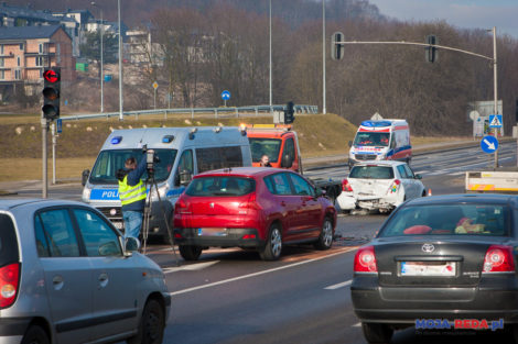 Wypadek na skrzyżowaniu ul. Gdańskiej z ul. Obwodową 3