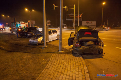 Trzy auta zniszczone po kolizji na ul. Gdańskiej przed zjazdem na ul. Pucką 8