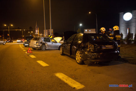 Trzy auta zniszczone po kolizji na ul. Gdańskiej przed zjazdem na ul. Pucką 5