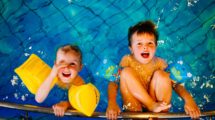 Redzkie dzieci nauczą się pływać
